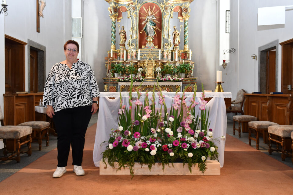 Patrozinium Ilanz Blumenschmuck Kirche